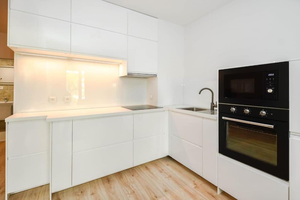 New Modern Apartment In City Center Pressburg Exterior foto