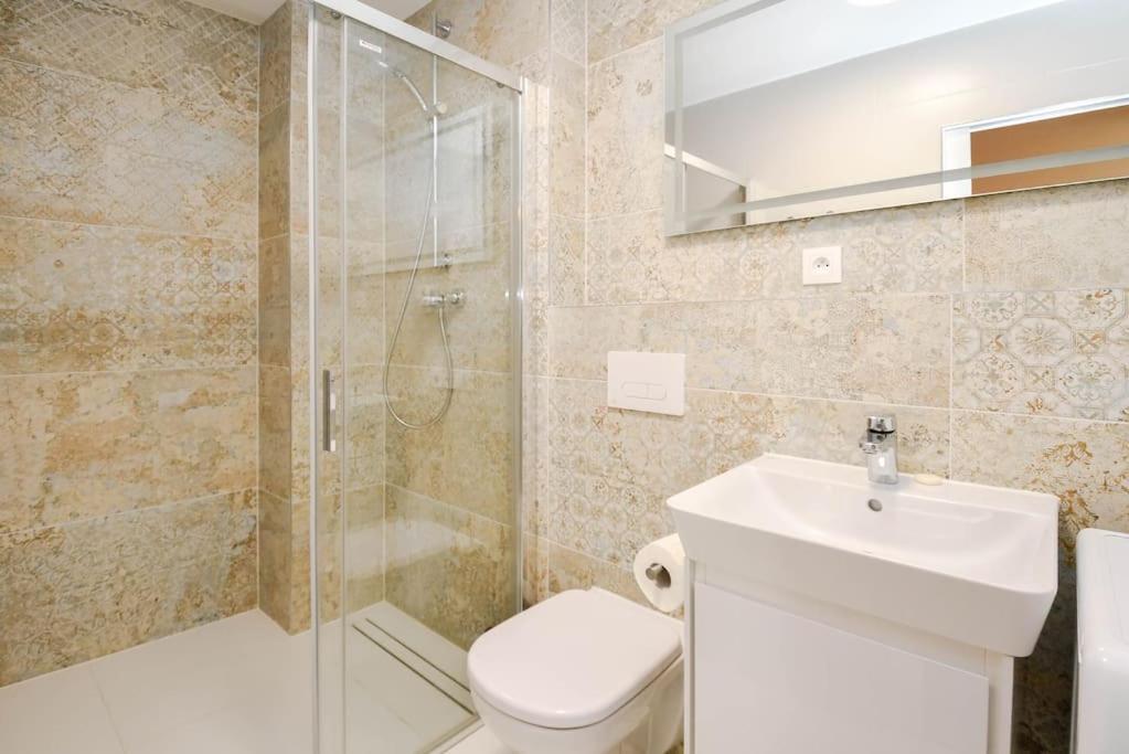New Modern Apartment In City Center Pressburg Exterior foto